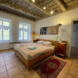  Apartment Historical With Balcony